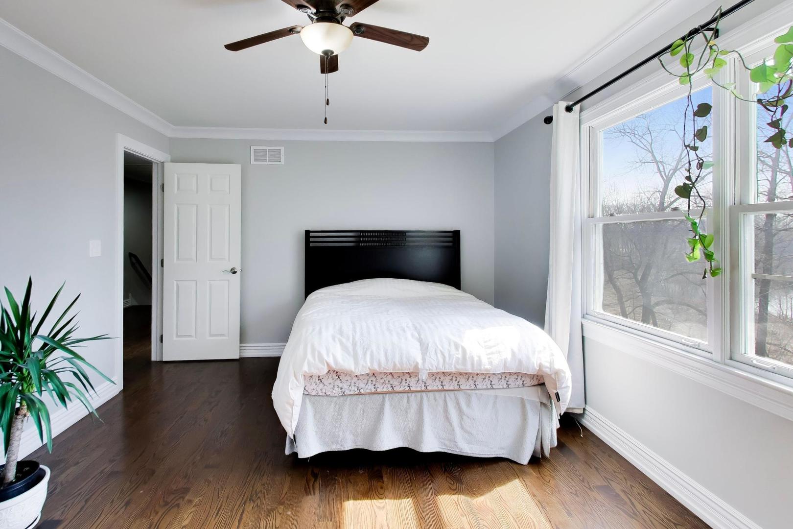 207 Lions Court, Lake Zurich, IL 60047