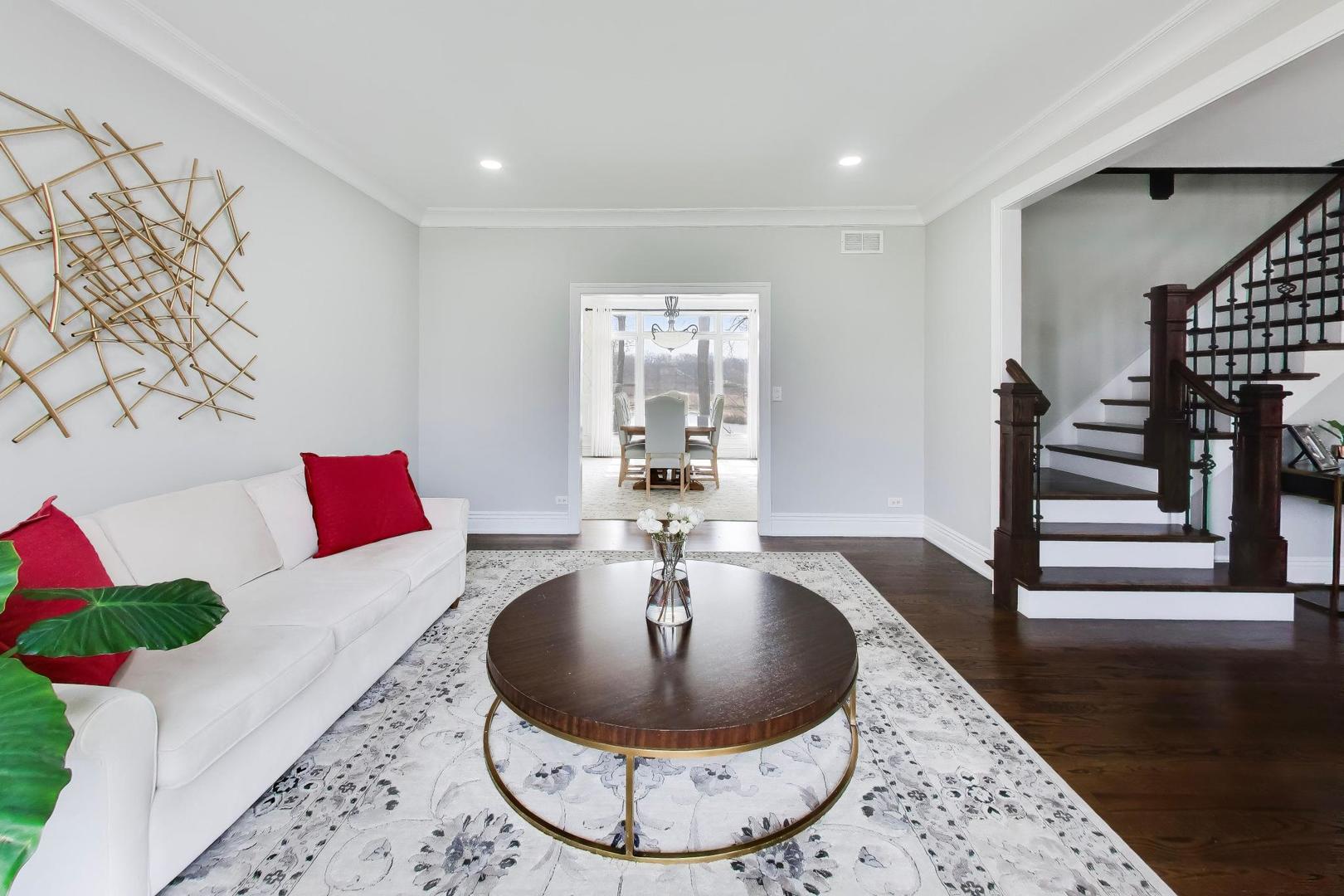 207 Lions Court, Lake Zurich, IL 60047