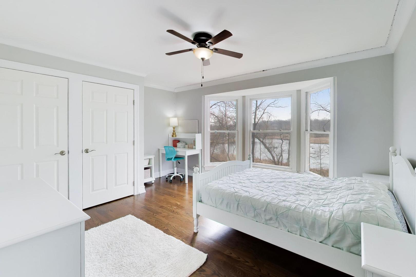 207 Lions Court, Lake Zurich, IL 60047