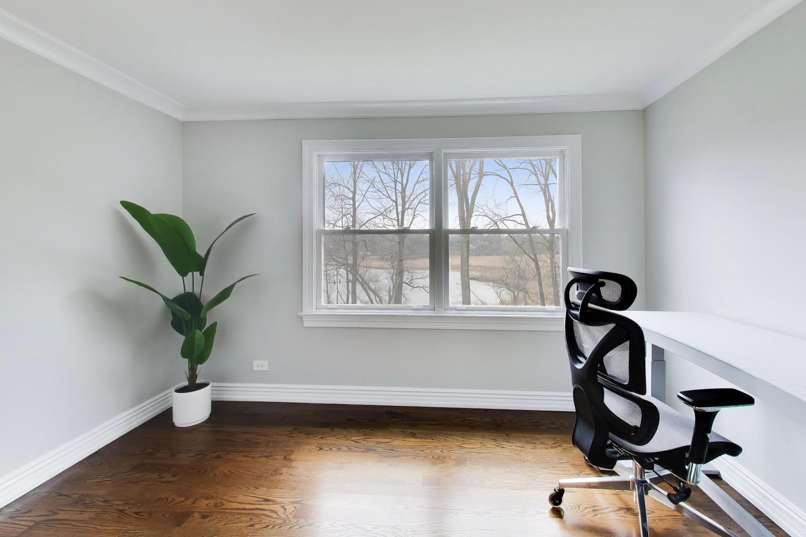 207 Lions Court, Lake Zurich, IL 60047