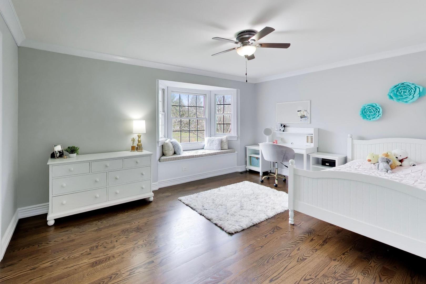 207 Lions Court, Lake Zurich, IL 60047