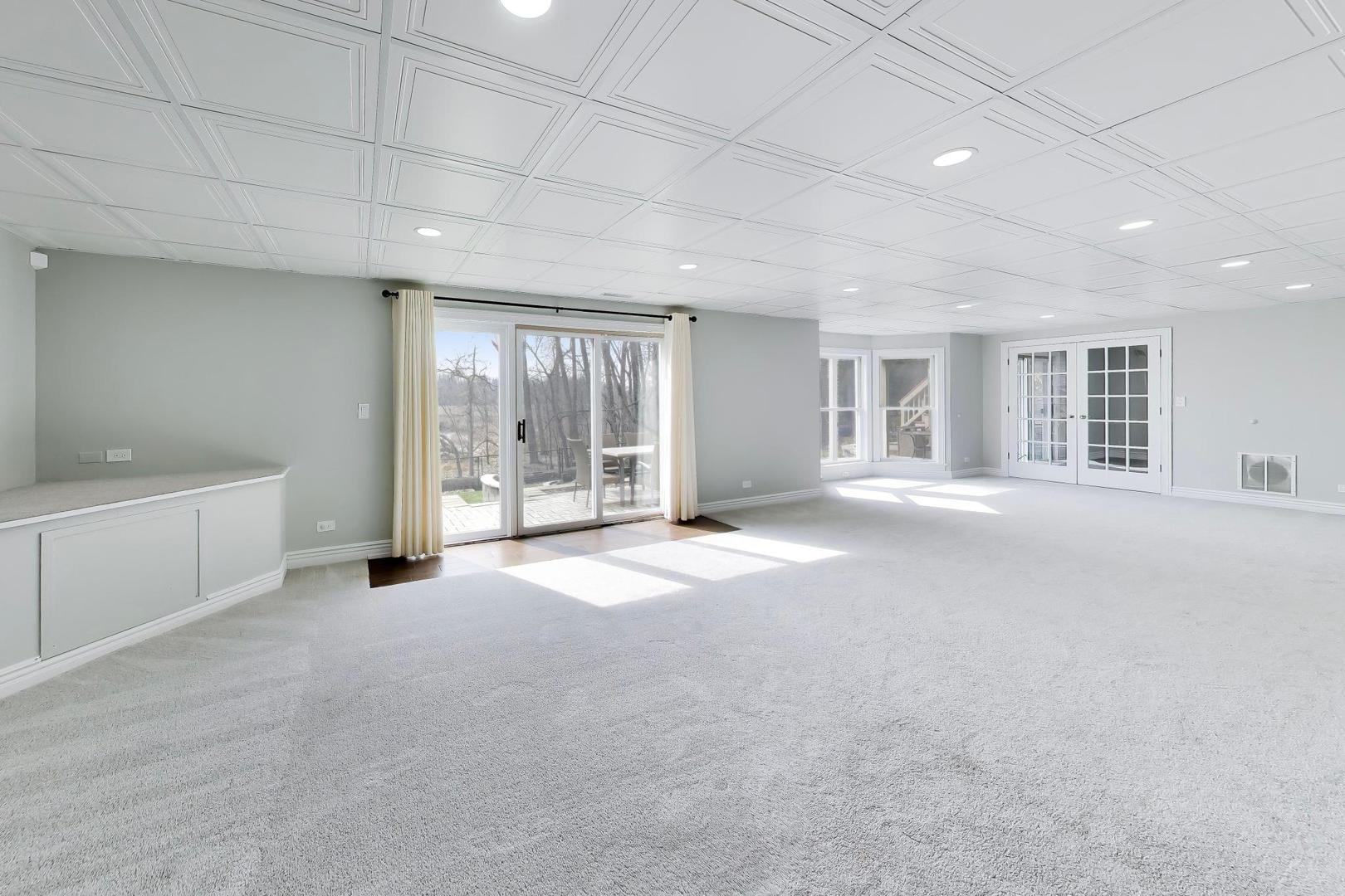 207 Lions Court, Lake Zurich, IL 60047