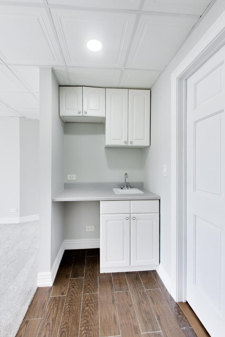 207 Lions Court, Lake Zurich, IL 60047