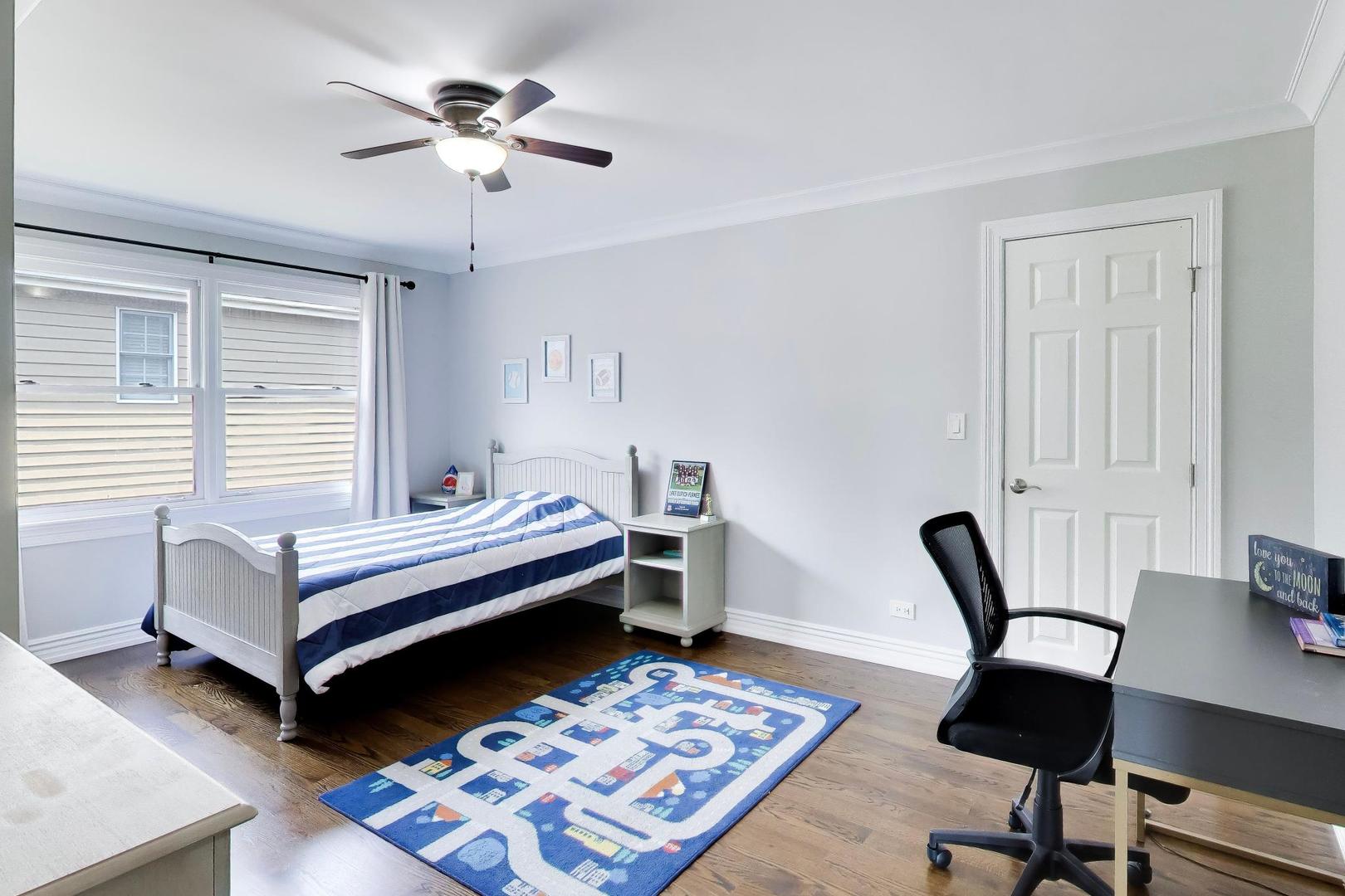 207 Lions Court, Lake Zurich, IL 60047