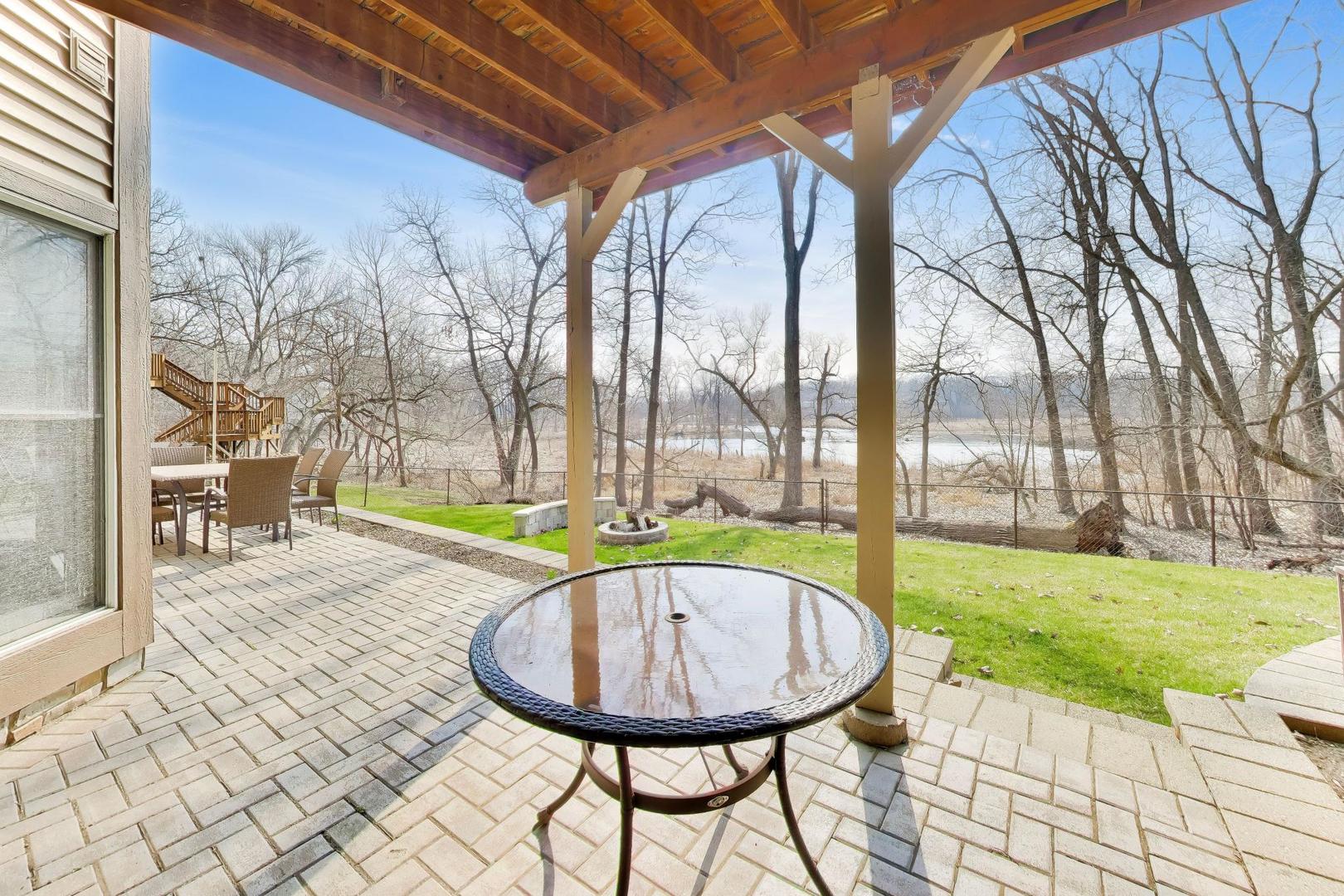 207 Lions Court, Lake Zurich, IL 60047