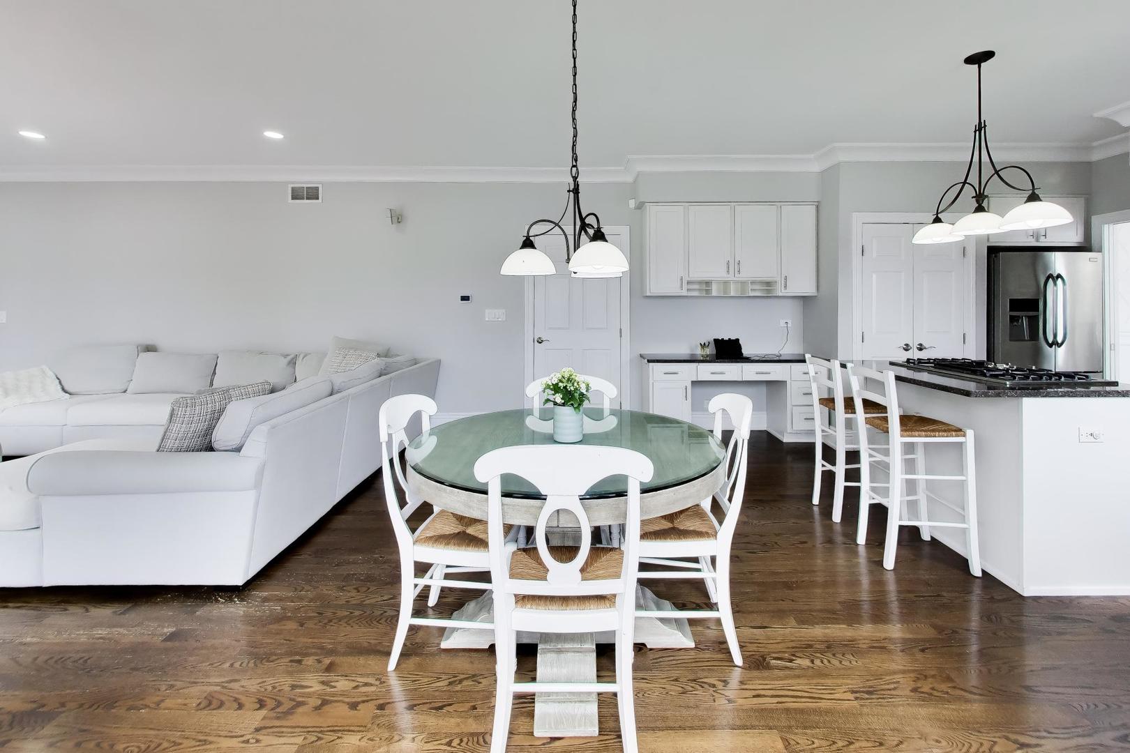 207 Lions Court, Lake Zurich, IL 60047