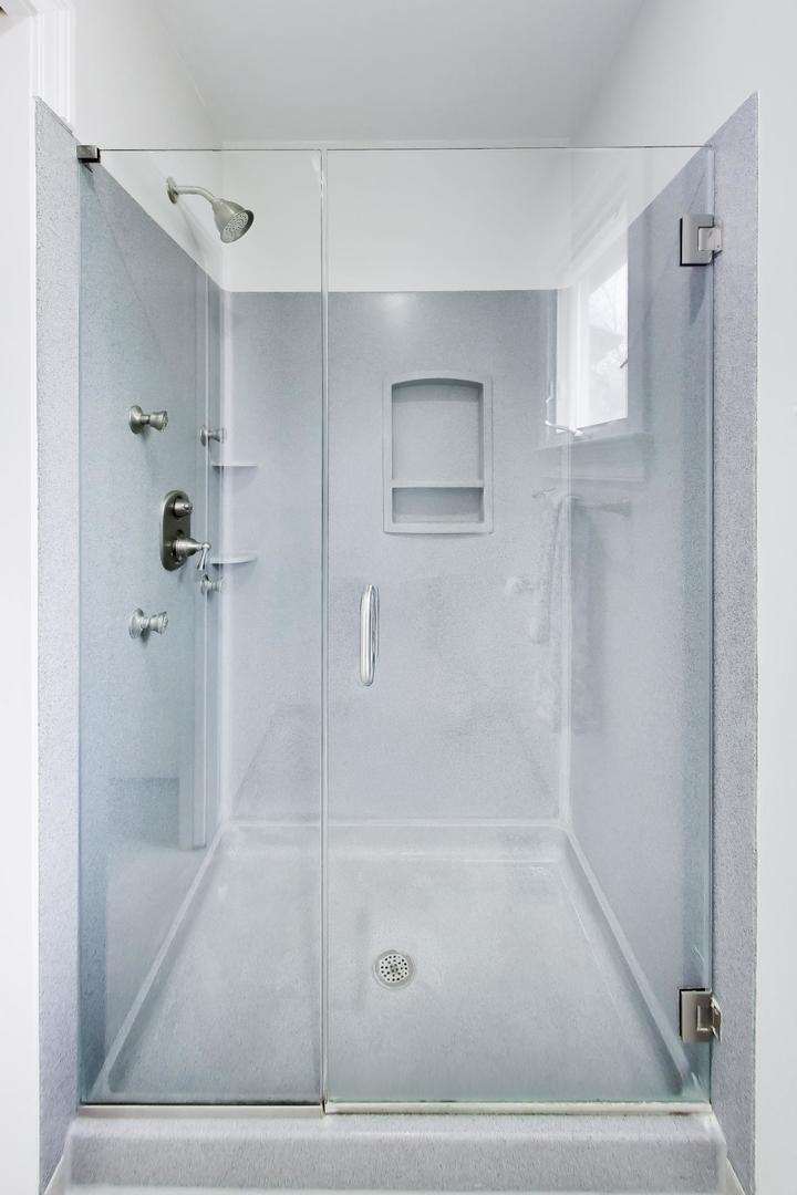 207 Lions Court, Lake Zurich, IL 60047