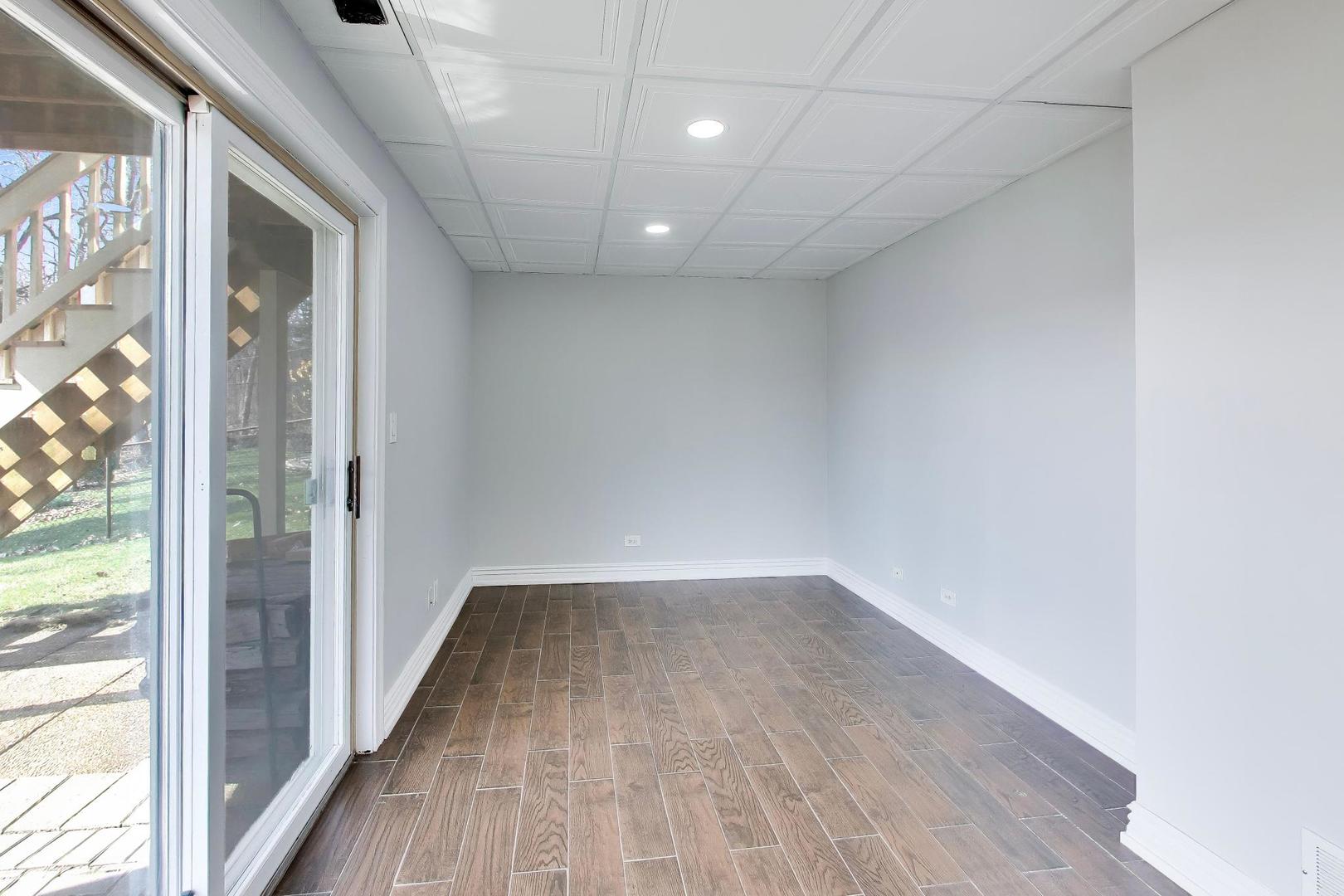 207 Lions Court, Lake Zurich, IL 60047