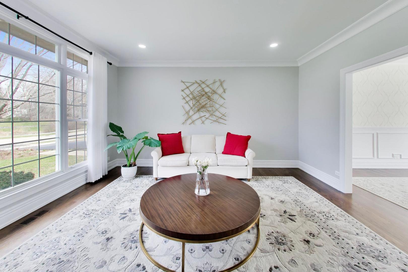 207 Lions Court, Lake Zurich, IL 60047