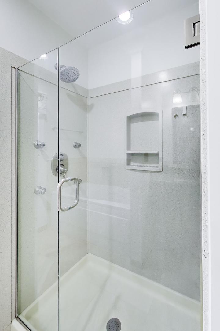 207 Lions Court, Lake Zurich, IL 60047