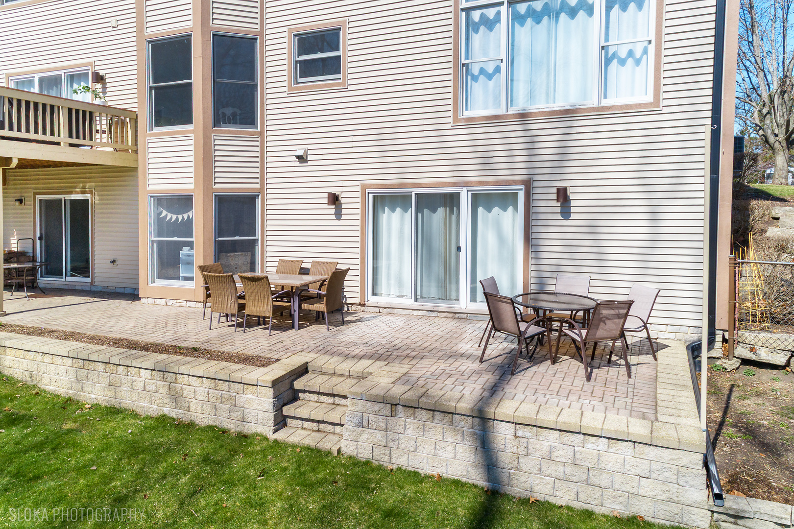 207 Lions Court, Lake Zurich, IL 60047