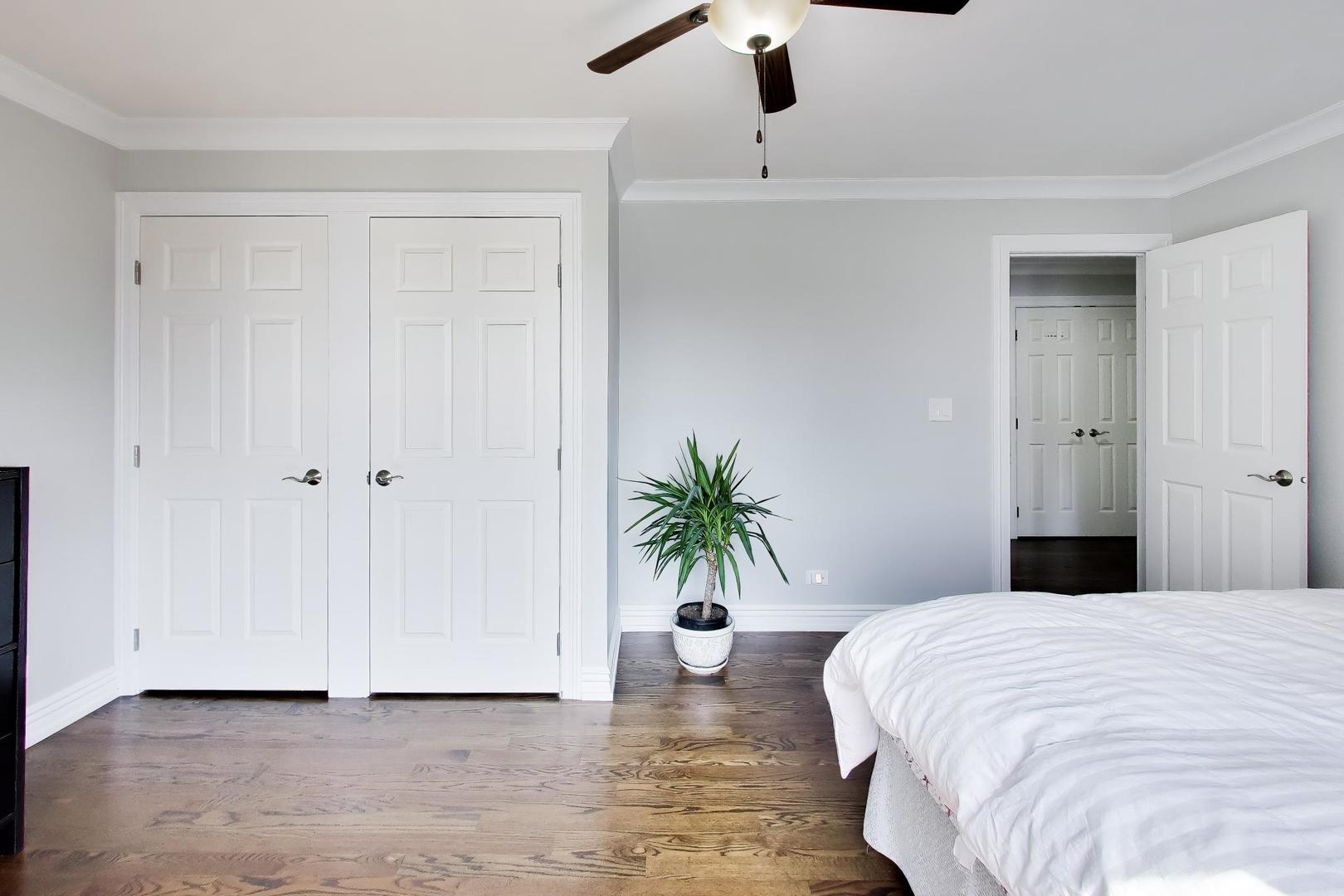 207 Lions Court, Lake Zurich, IL 60047