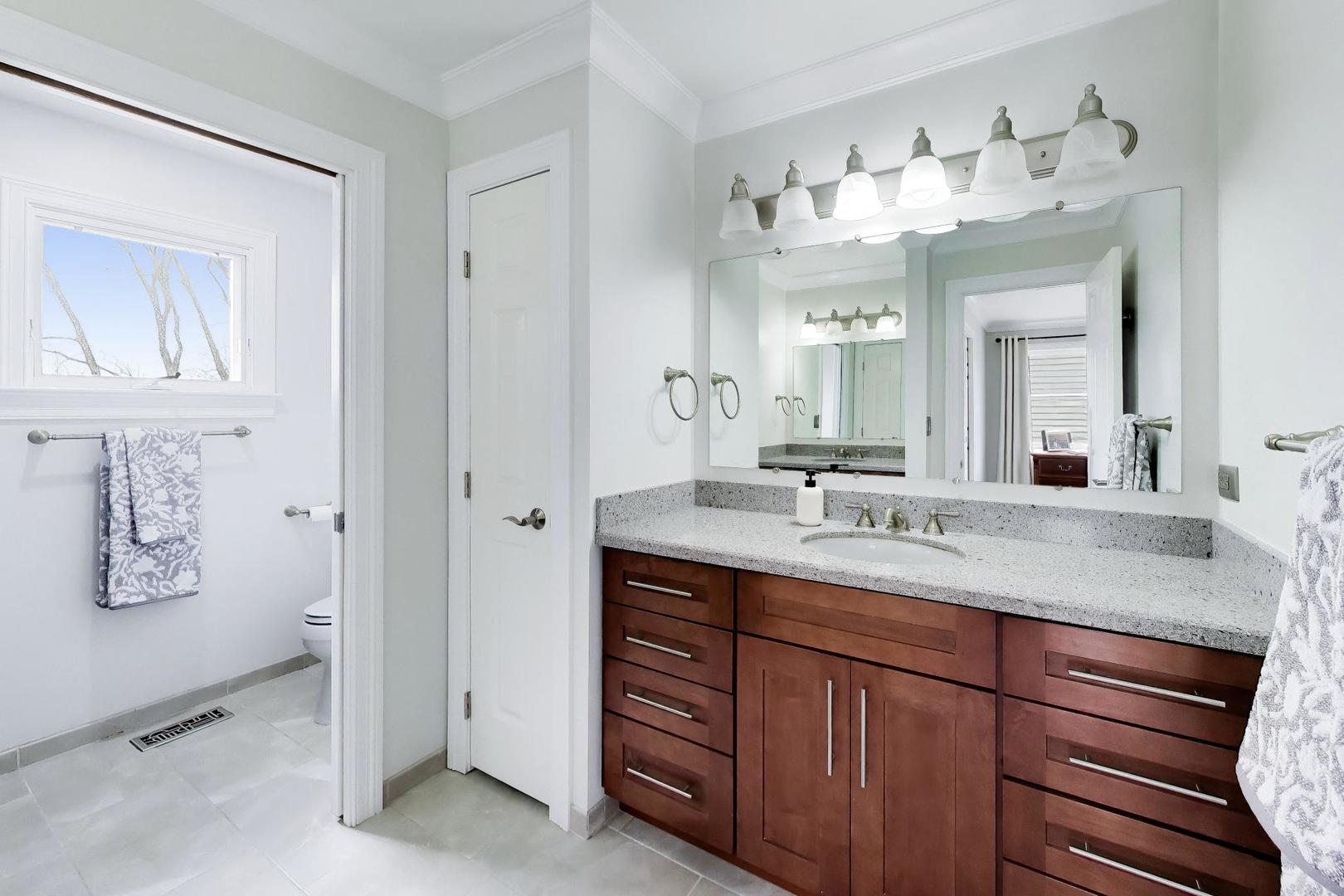 207 Lions Court, Lake Zurich, IL 60047