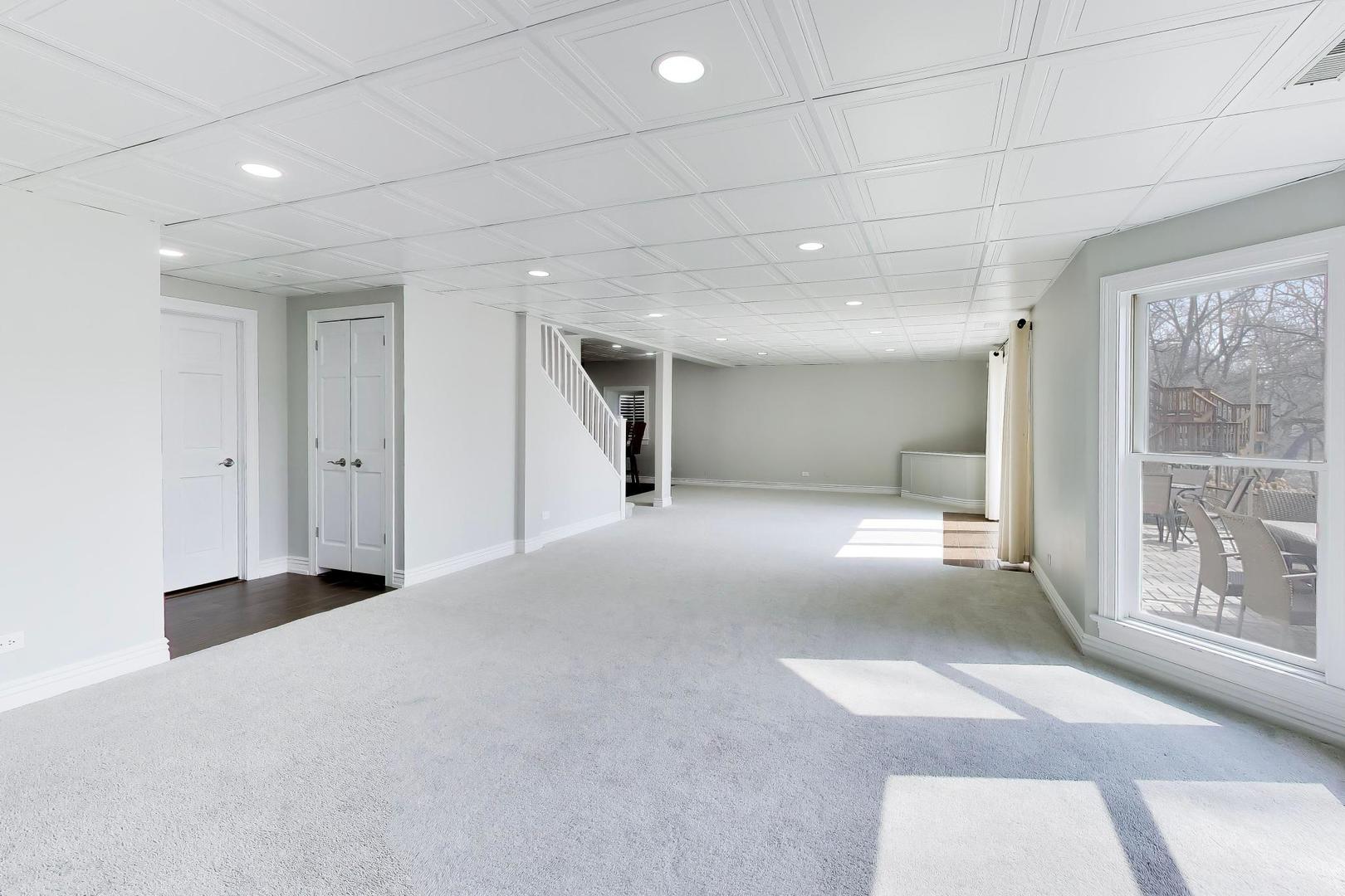 207 Lions Court, Lake Zurich, IL 60047