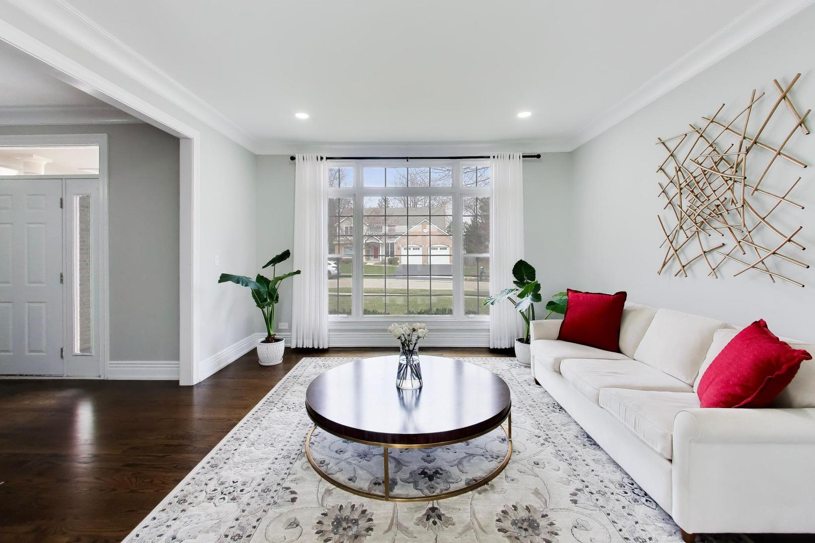 207 Lions Court, Lake Zurich, IL 60047