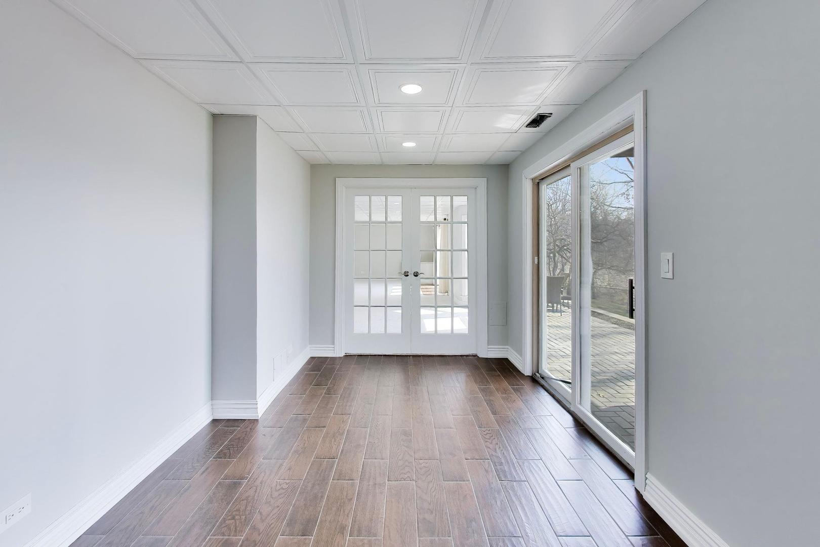 207 Lions Court, Lake Zurich, IL 60047