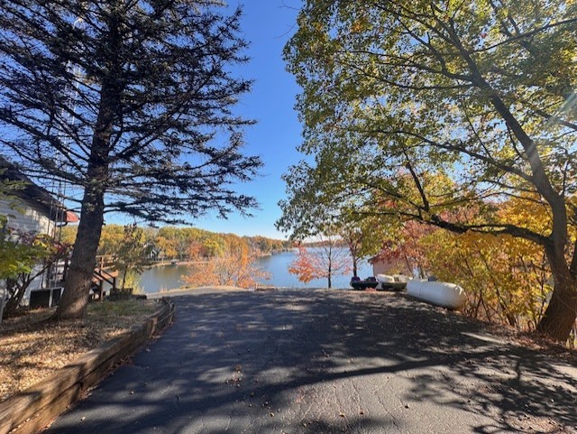 20 Chairtree Court, Putnam, IL 61560