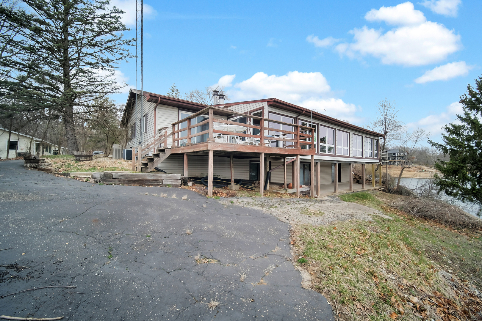 20 Chairtree Court, Putnam, IL 61560