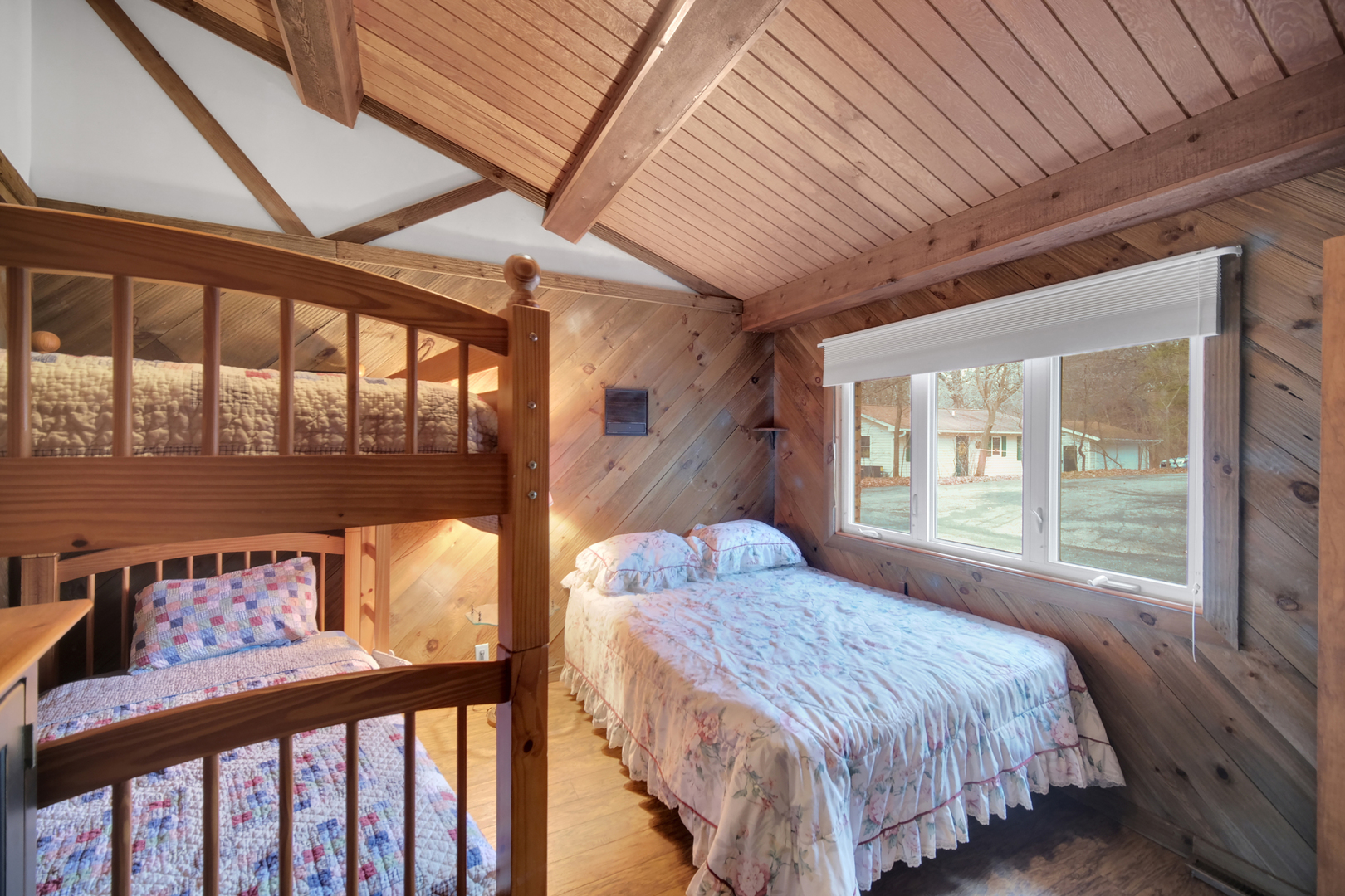 20 Chairtree Court, Putnam, IL 61560