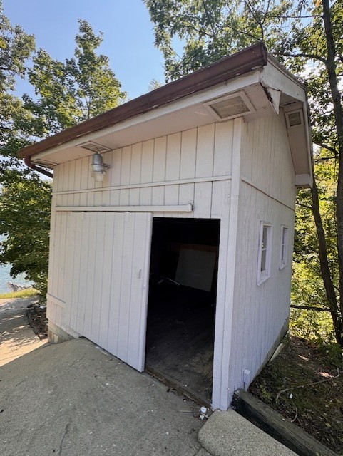 20 Chairtree Court, Putnam, IL 61560