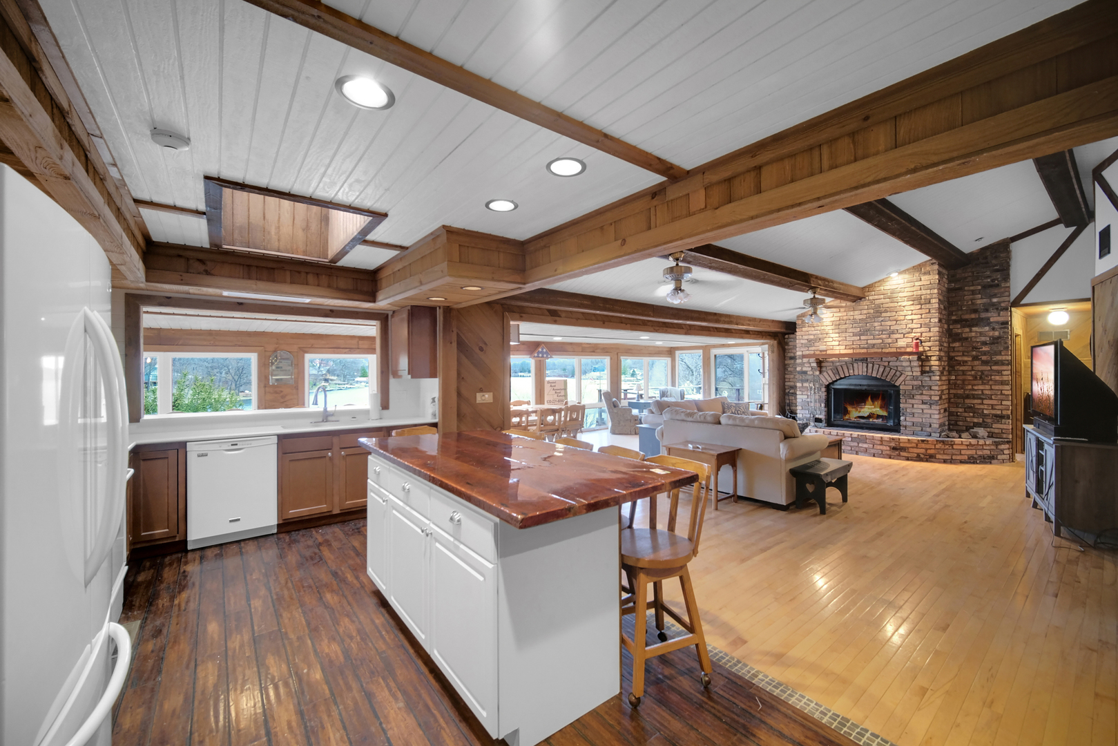 20 Chairtree Court, Putnam, IL 61560