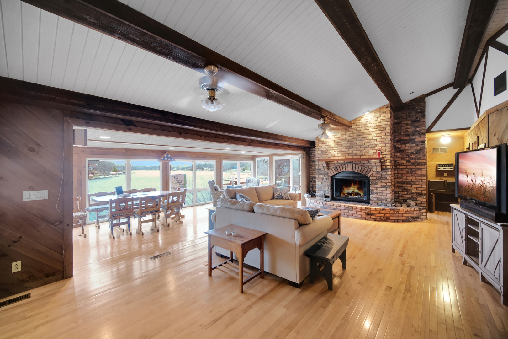 20 Chairtree Court, Putnam, IL 61560