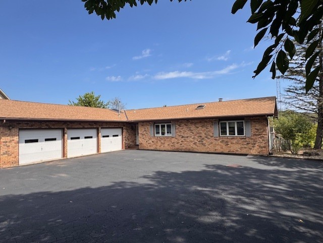 20 Chairtree Court, Putnam, IL 61560