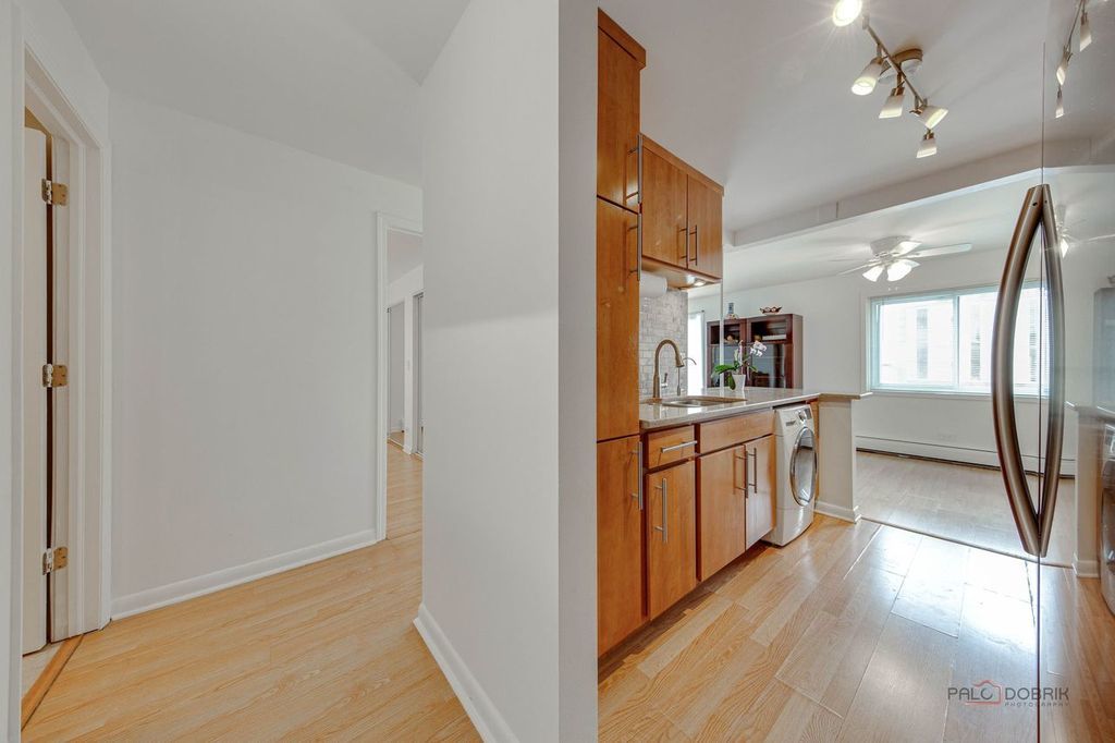 915 Graceland Avenue #2C, Des Plaines, IL 60016