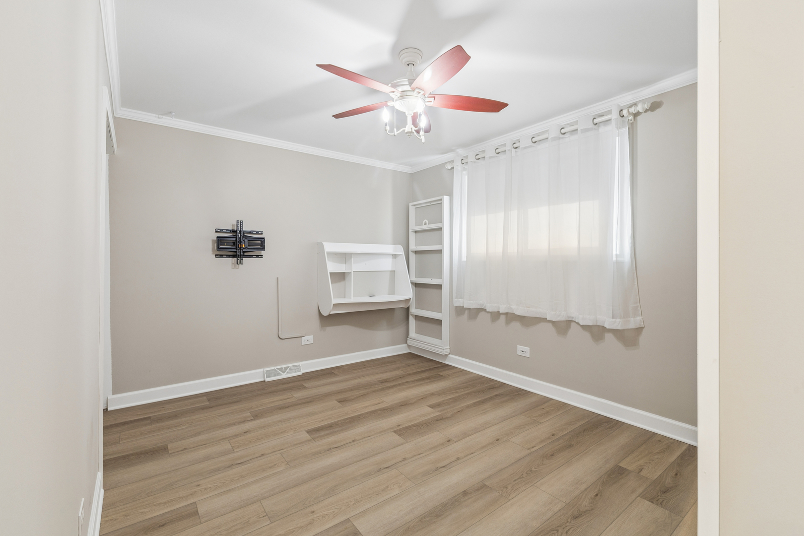 16805 Hilltop Avenue, Orland Hills, IL 60487