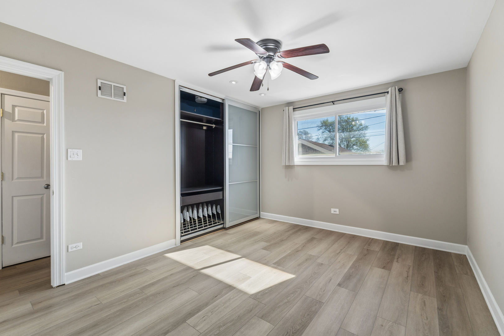 16805 Hilltop Avenue, Orland Hills, IL 60487