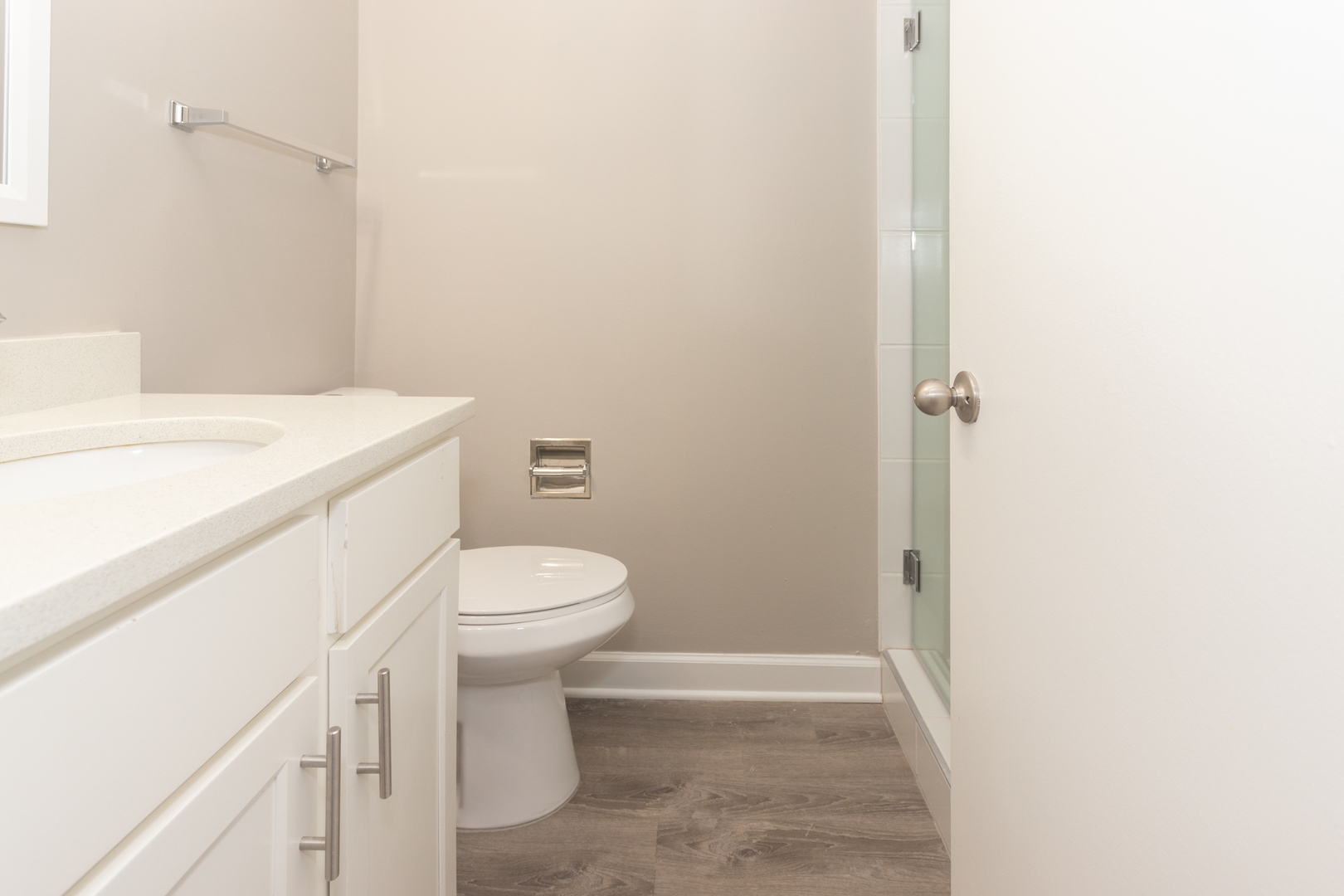 4250 W Lake Avenue #105C, Glenview, IL 60026