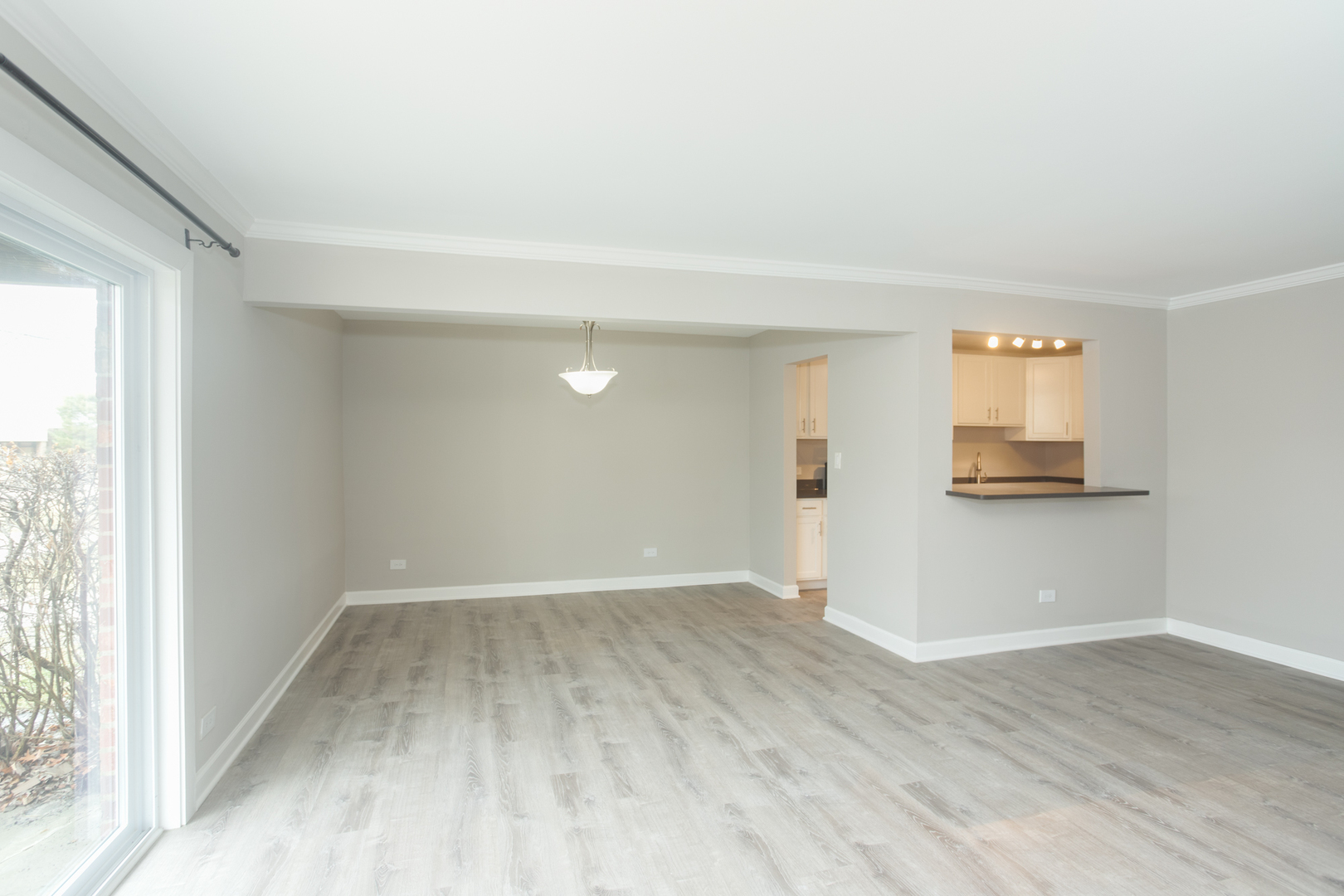 4250 W Lake Avenue #105C, Glenview, IL 60026