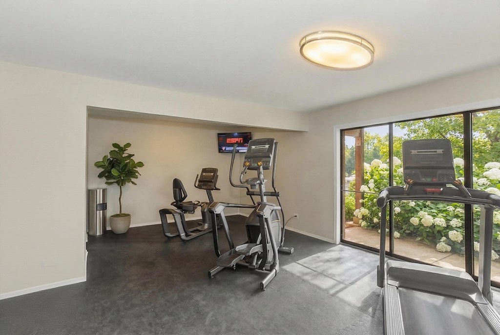 4250 W Lake Avenue #105C, Glenview, IL 60026