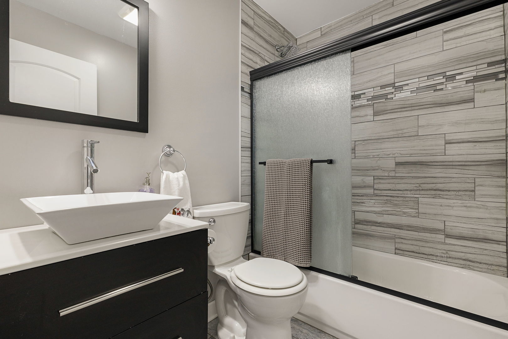 701 W Lake Park Drive, Addison, IL 60101