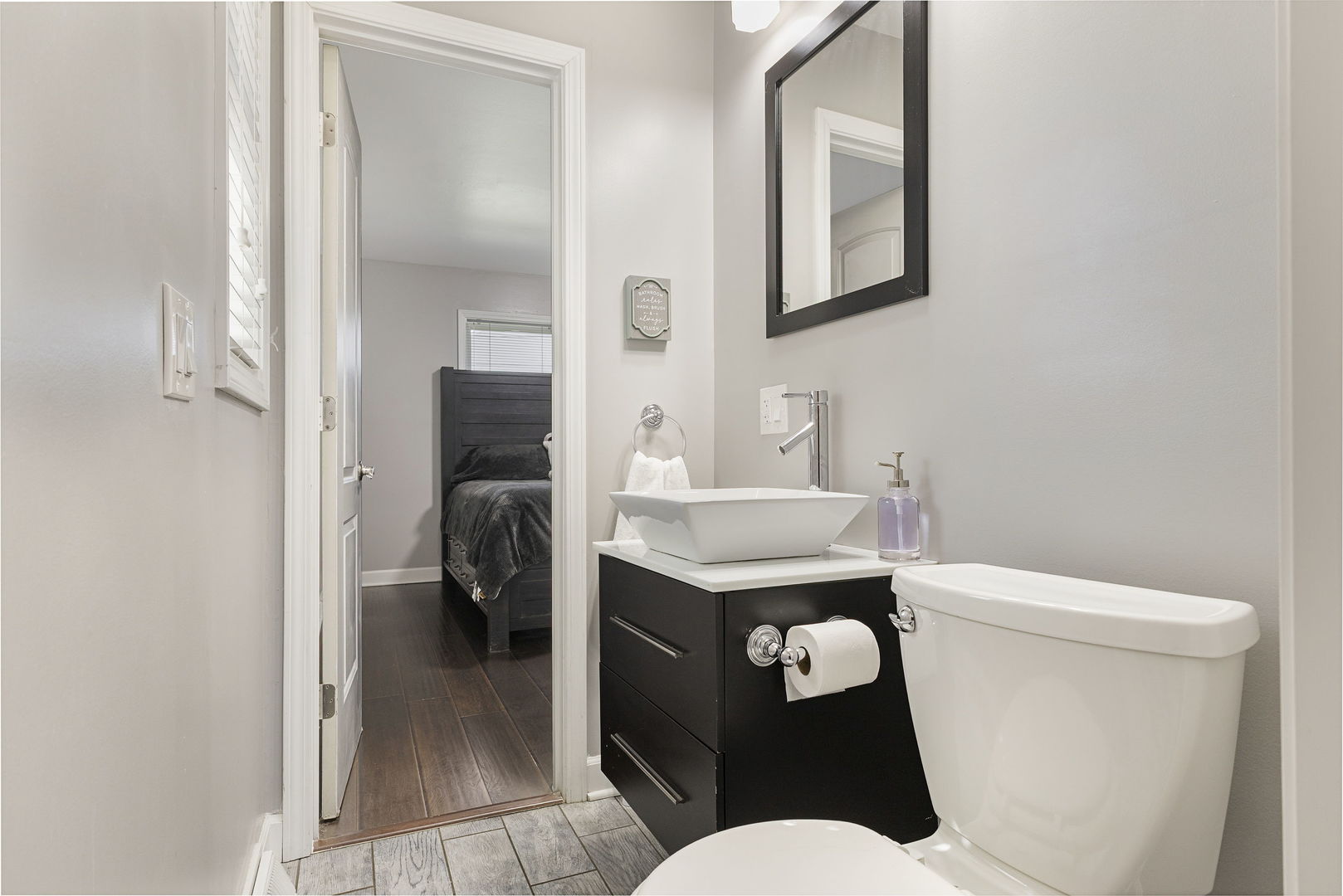 701 W Lake Park Drive, Addison, IL 60101