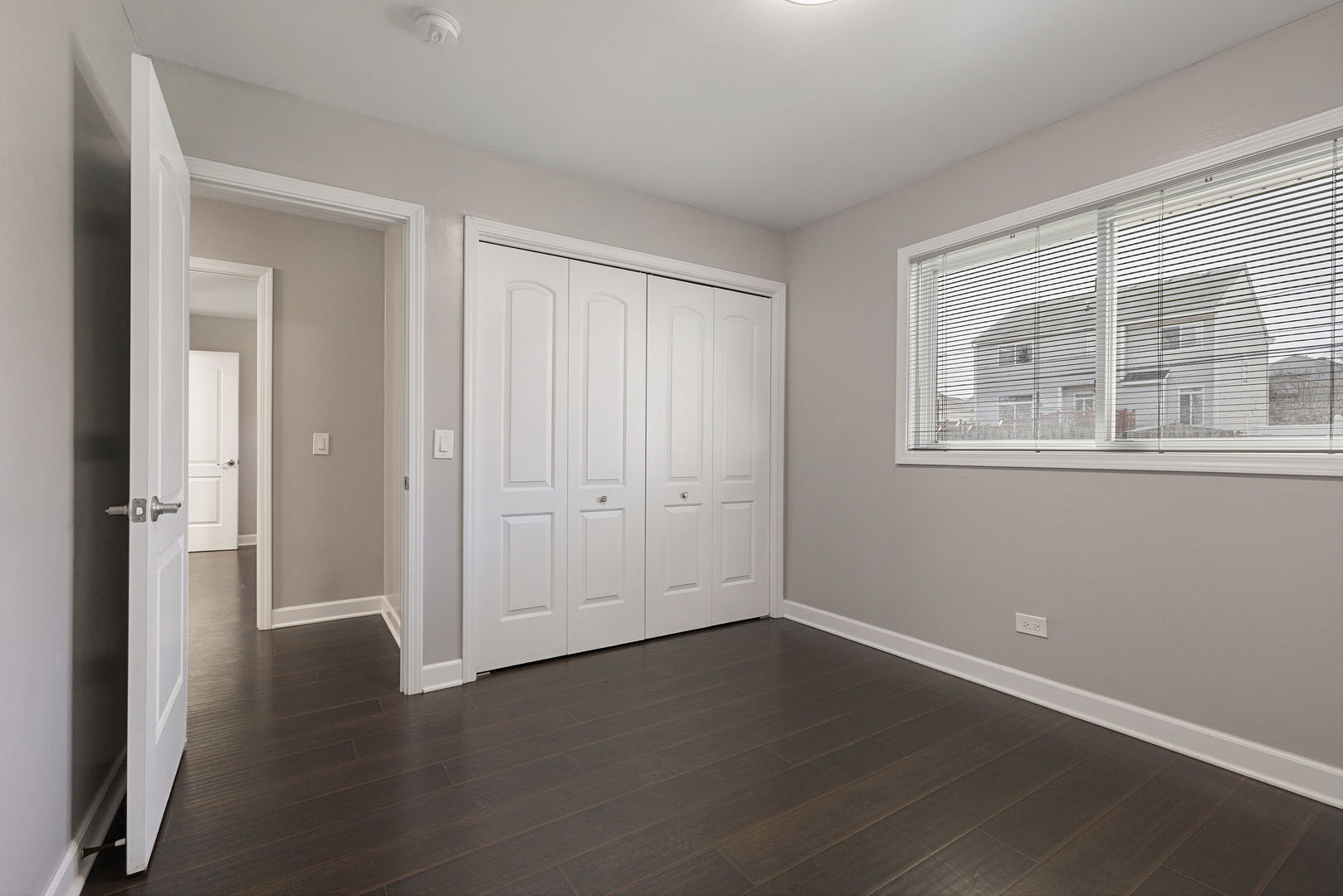 701 W Lake Park Drive, Addison, IL 60101