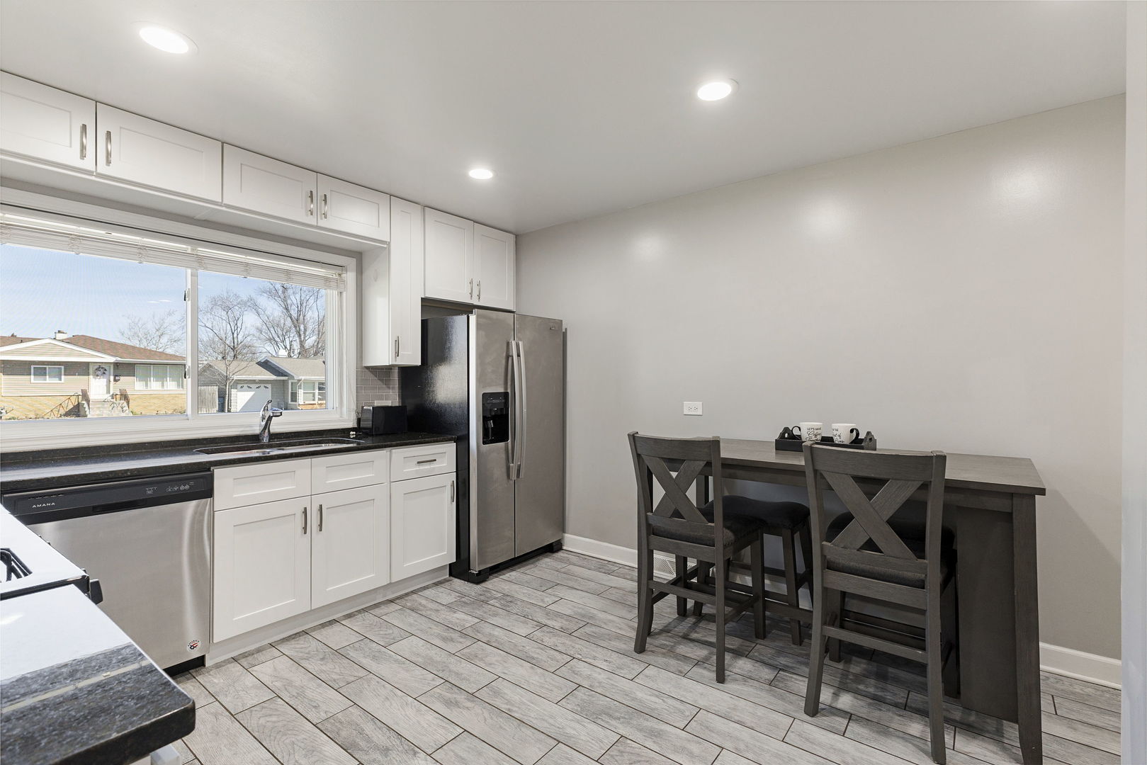 701 W Lake Park Drive, Addison, IL 60101