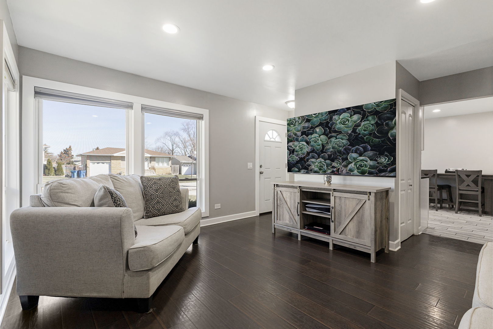 701 W Lake Park Drive, Addison, IL 60101