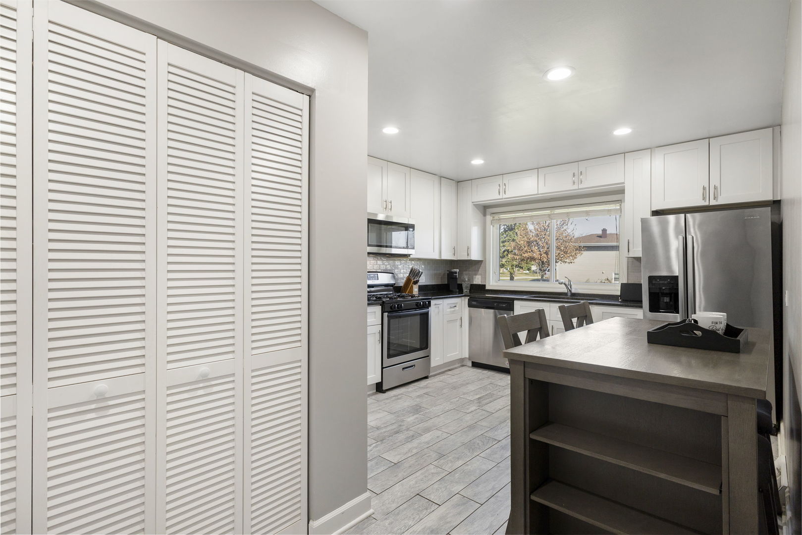 701 W Lake Park Drive, Addison, IL 60101