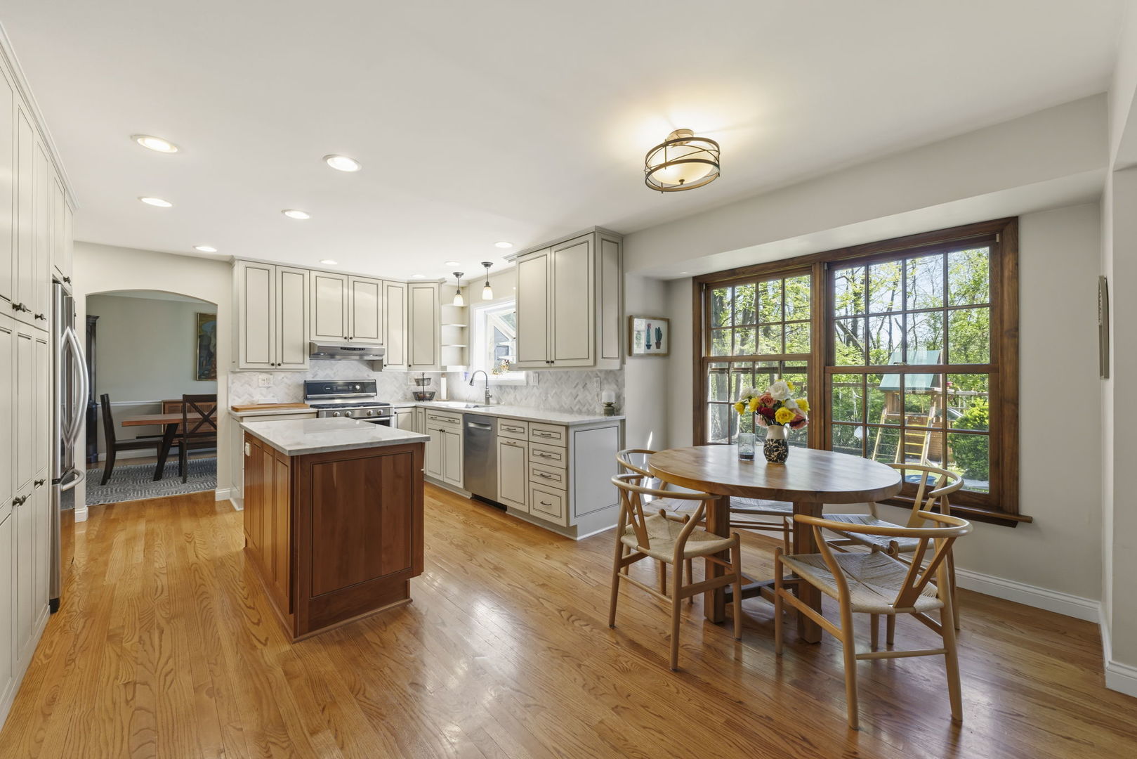 2135 Oak Hill Drive, Lisle, IL 60532