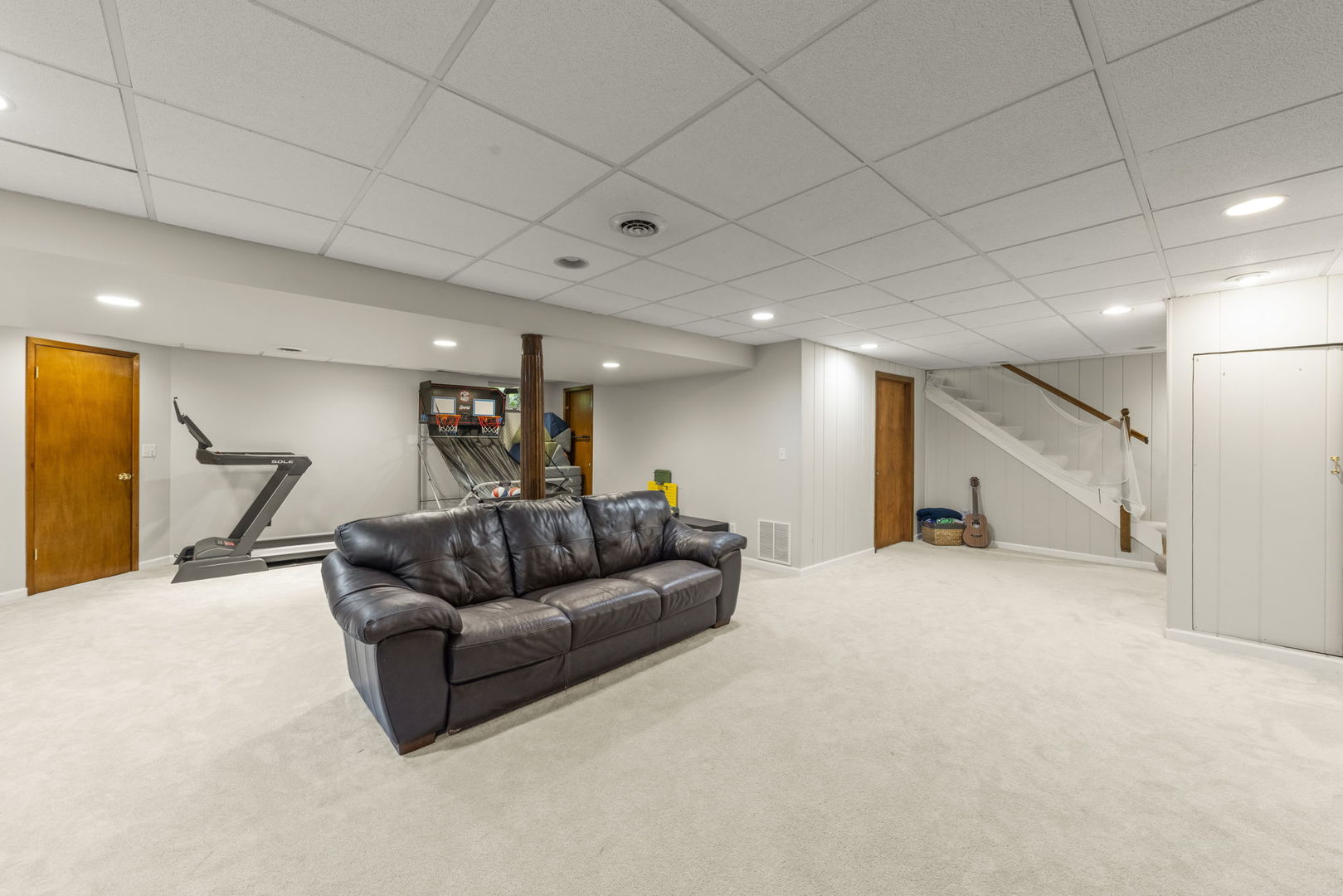 2135 Oak Hill Drive, Lisle, IL 60532