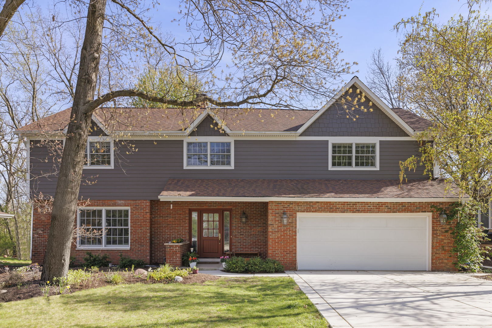 2135 Oak Hill Drive, Lisle, IL 60532