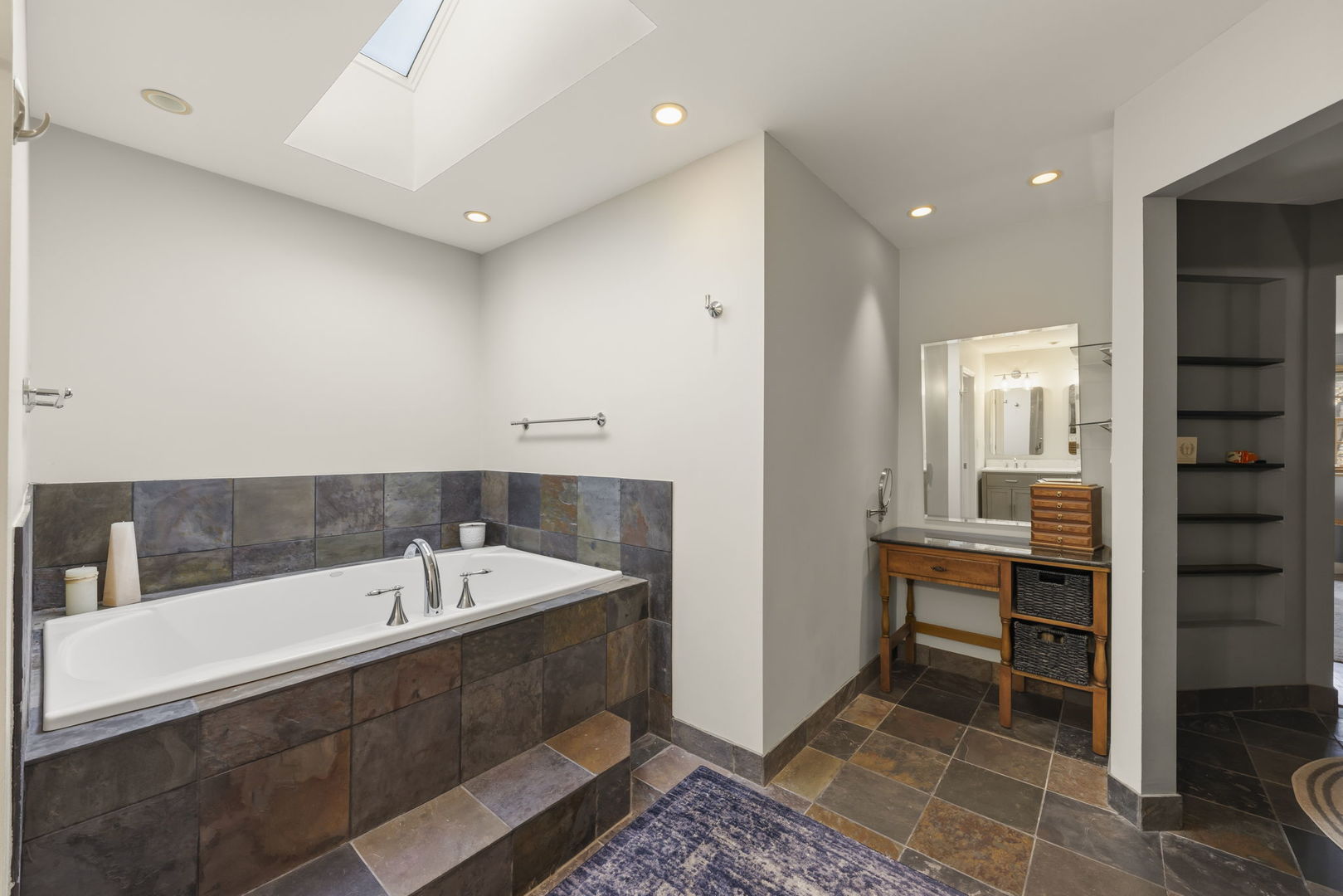 2135 Oak Hill Drive, Lisle, IL 60532