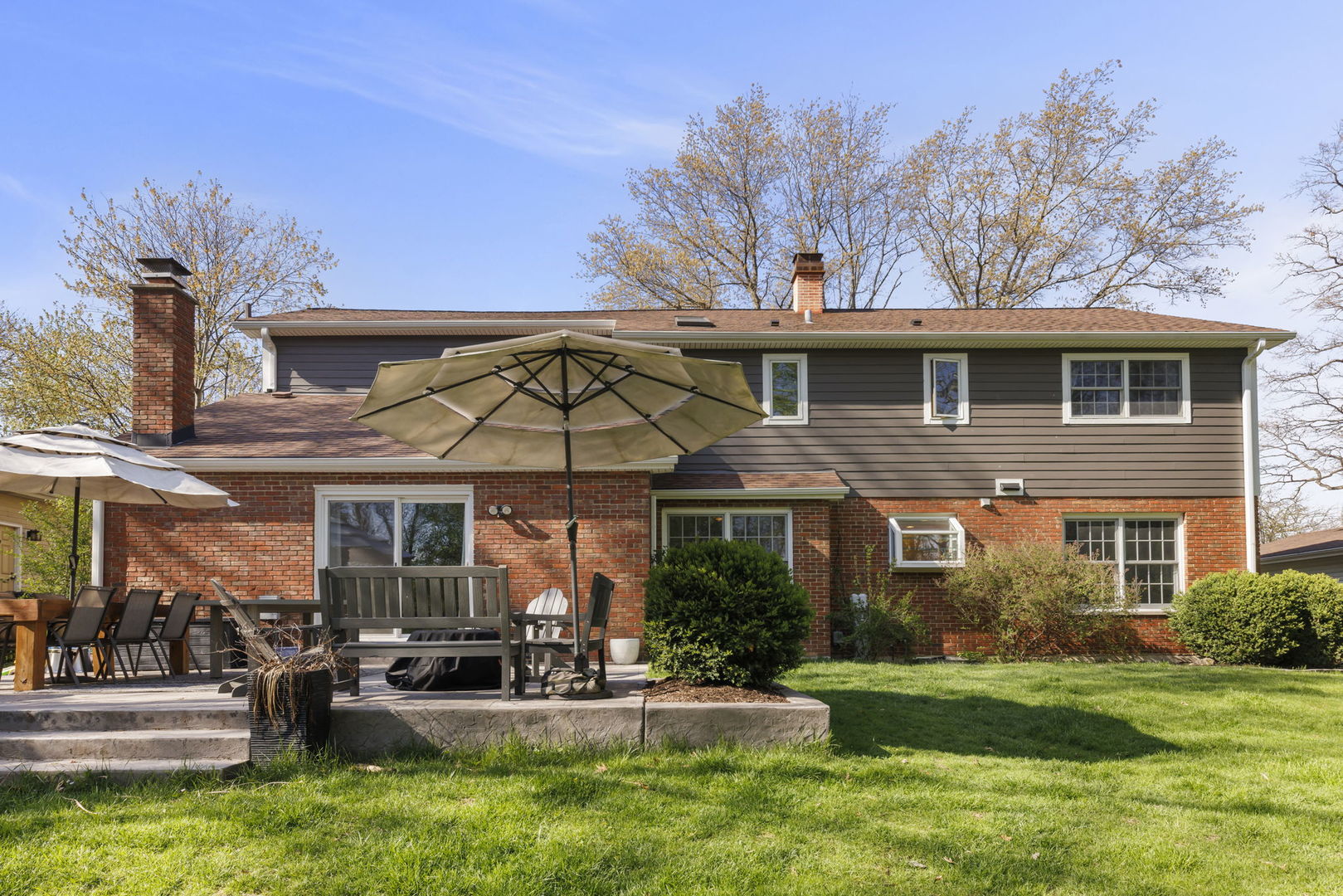 2135 Oak Hill Drive, Lisle, IL 60532