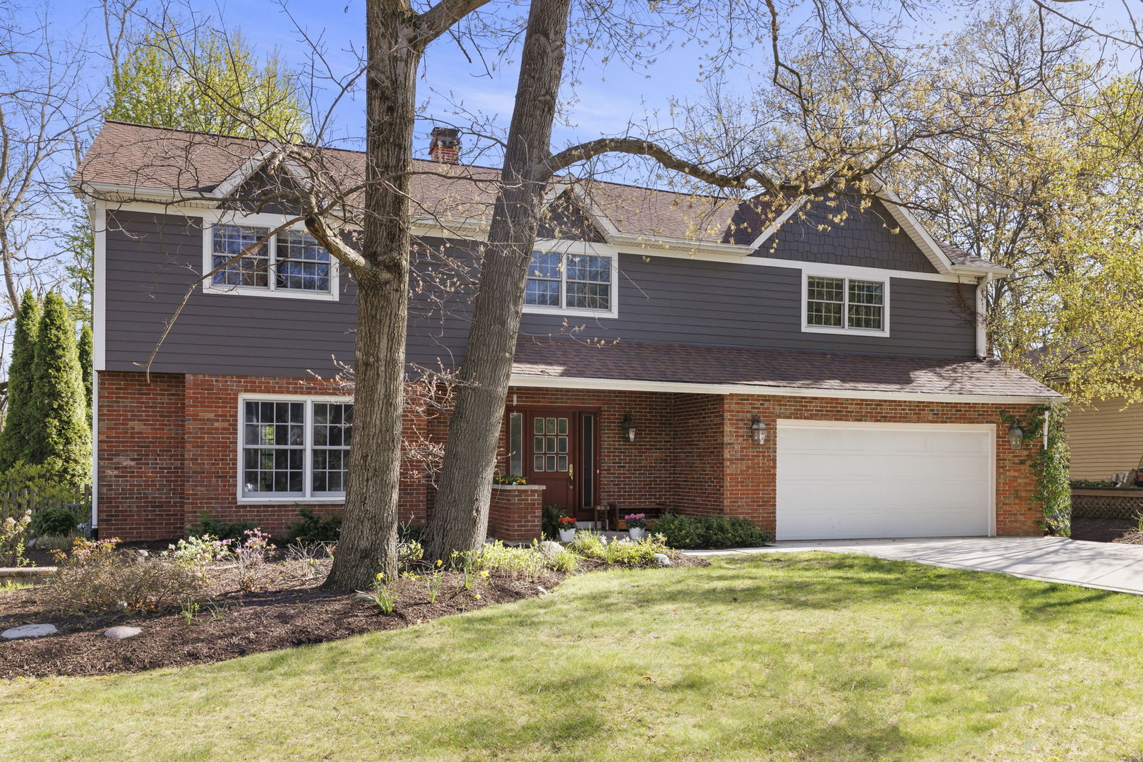 2135 Oak Hill Drive, Lisle, IL 60532