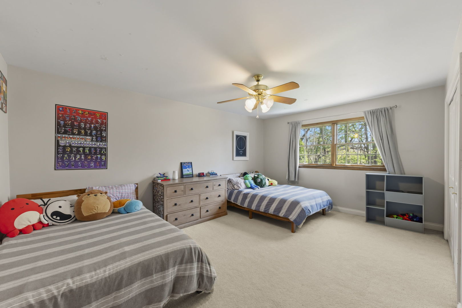 2135 Oak Hill Drive, Lisle, IL 60532