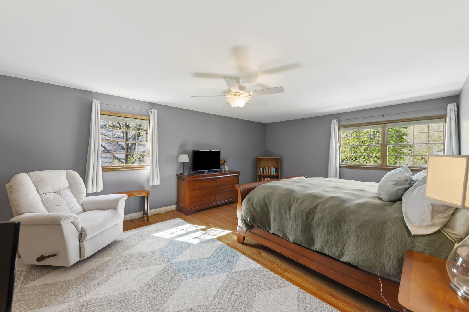 2135 Oak Hill Drive, Lisle, IL 60532