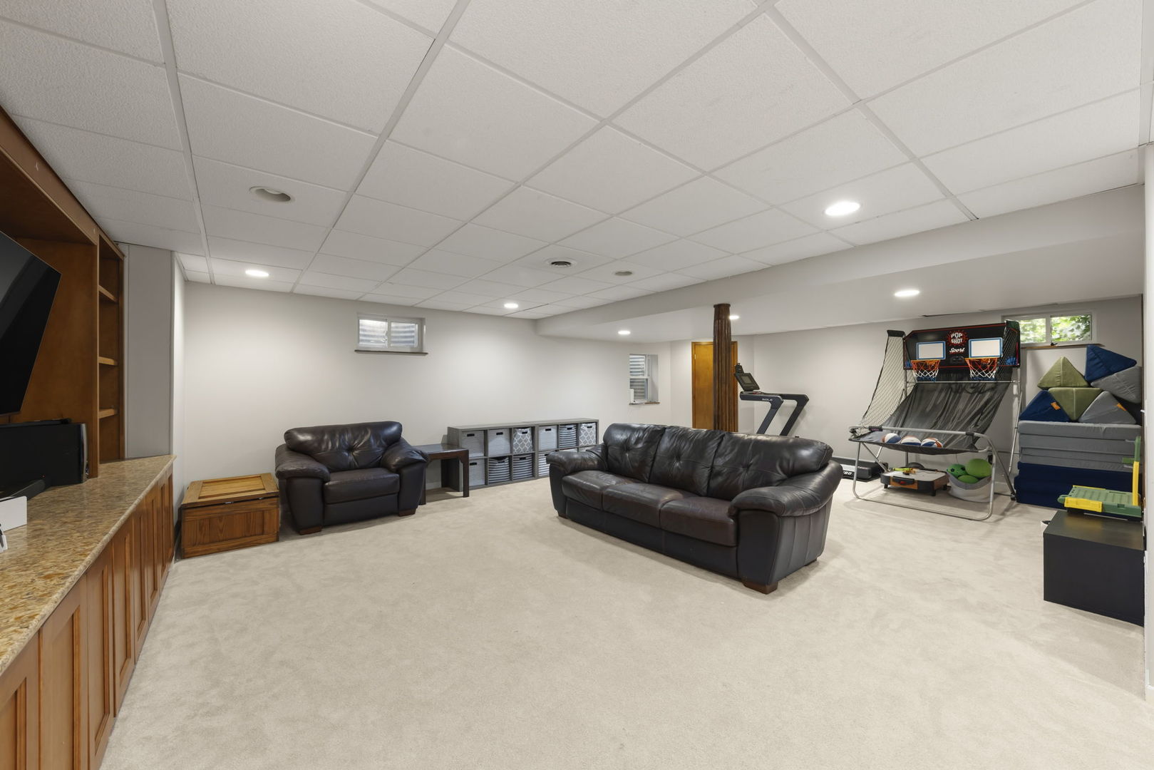 2135 Oak Hill Drive, Lisle, IL 60532