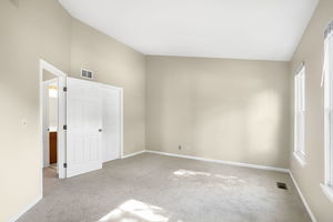 1255 Huntington Drive, Mundelein, IL 60060