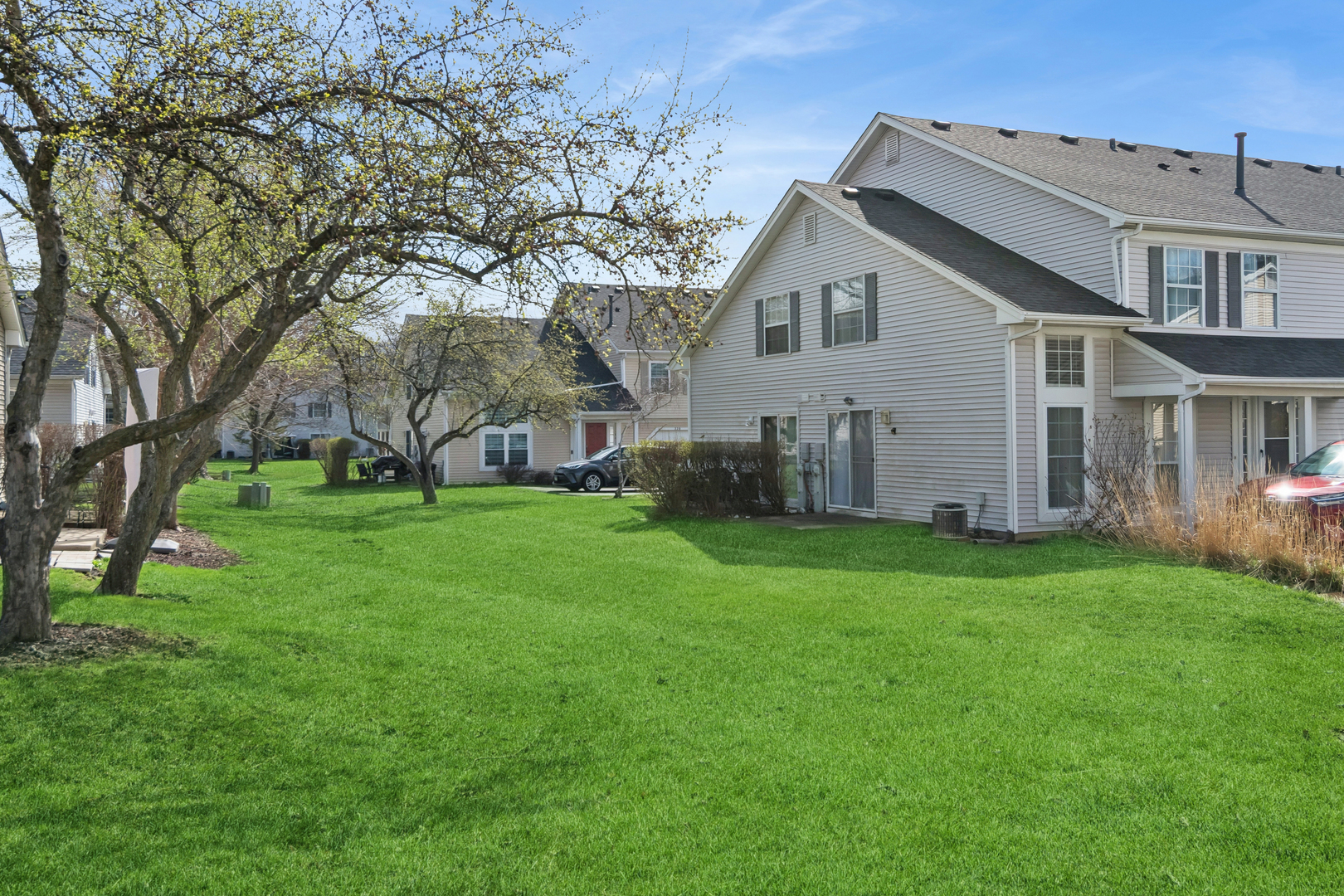 513 East Avenue #513, Streamwood, IL 60107